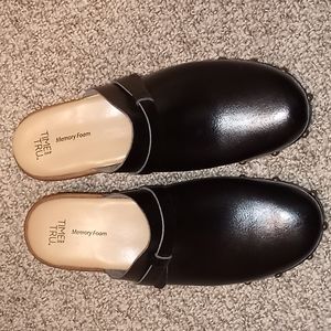 Time and Tru Studded Wooden Bow Clogs